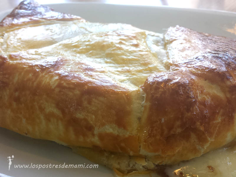 Hojaldre con queso brie
