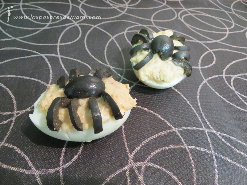 Receta Haloween huevos con aranas