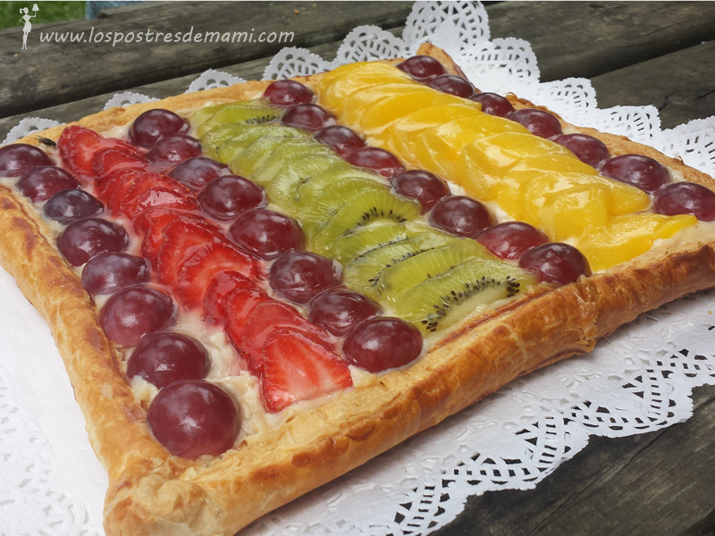 Tarta de hojaldre con crema pastelera y frutas - Los postres de mami – Recetas fáciles y dulces